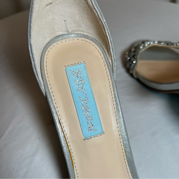 Betsey Johnson SB Gina Bridal Heels - Silver with Blue Bottoms - Size 8.5 - EUC - Picture 10 of 12